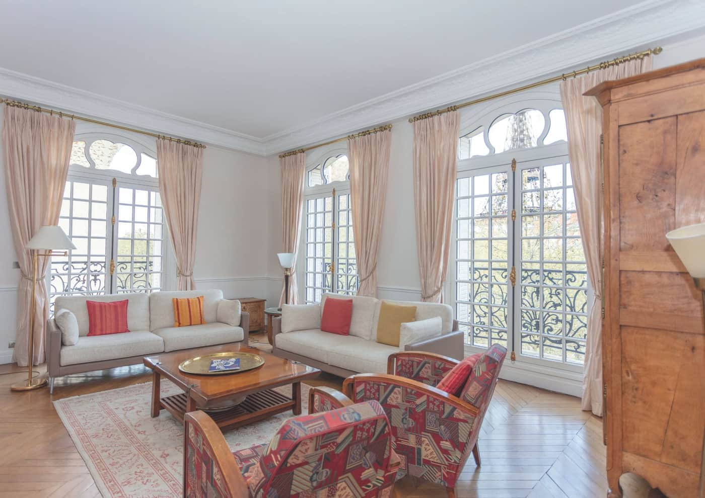 Atulam delivers a bespoke renovation at the foot of the Eiffel Tower
